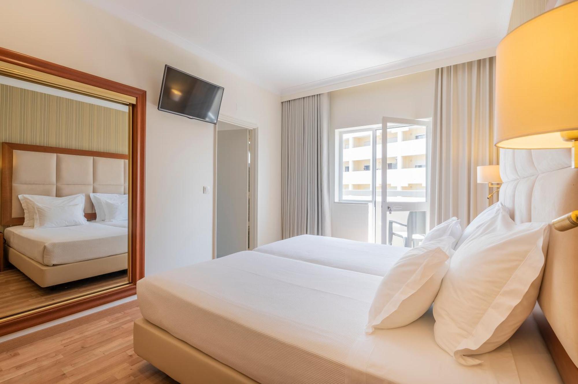 Hotel Baía De Monte Gordo Habitación foto